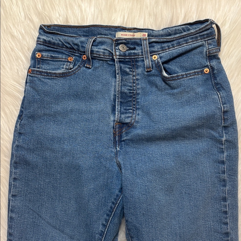 Levi’s Wedgie Straight Jeans, Size 28 - Picture 7 of 12